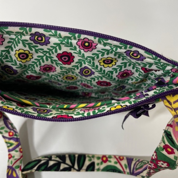 Vera Bradley Crossbody - Picture 3 of 4